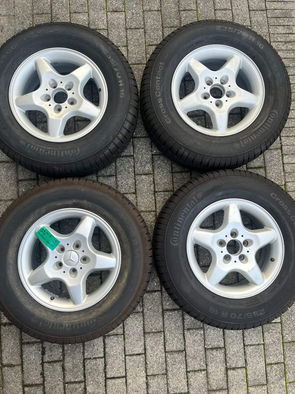 Diverse banden met velgen te koop