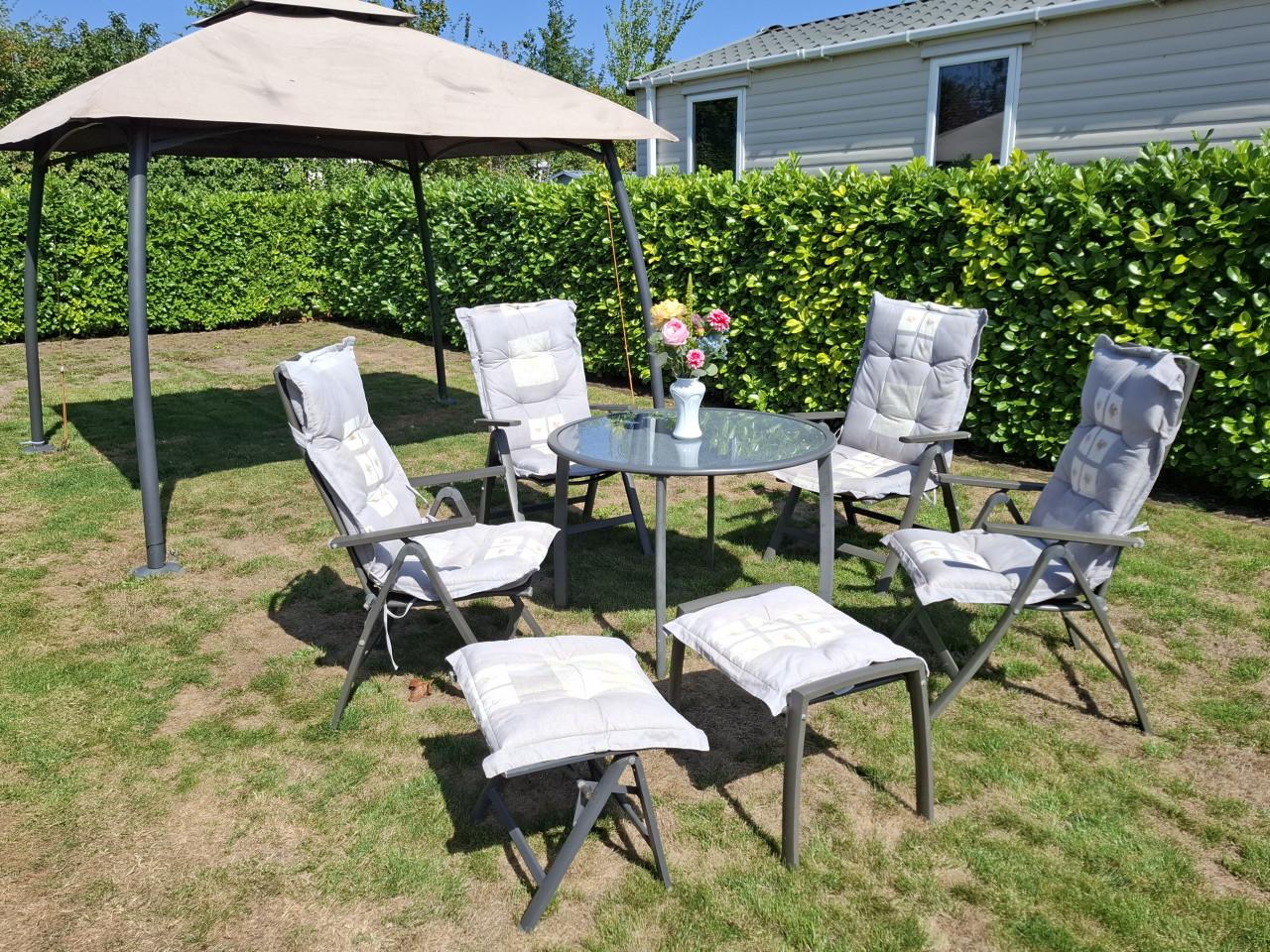 Volledige tuinset te koop