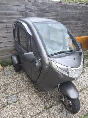 MOVE VIGOROUS - Rijbewijsvrij, Elektrische overdekte 3 wiel Scootmobiel
