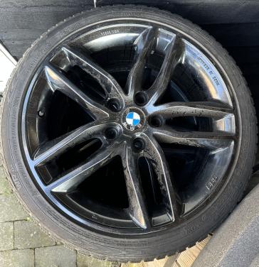 Nette set velgen en winterbanden BMW