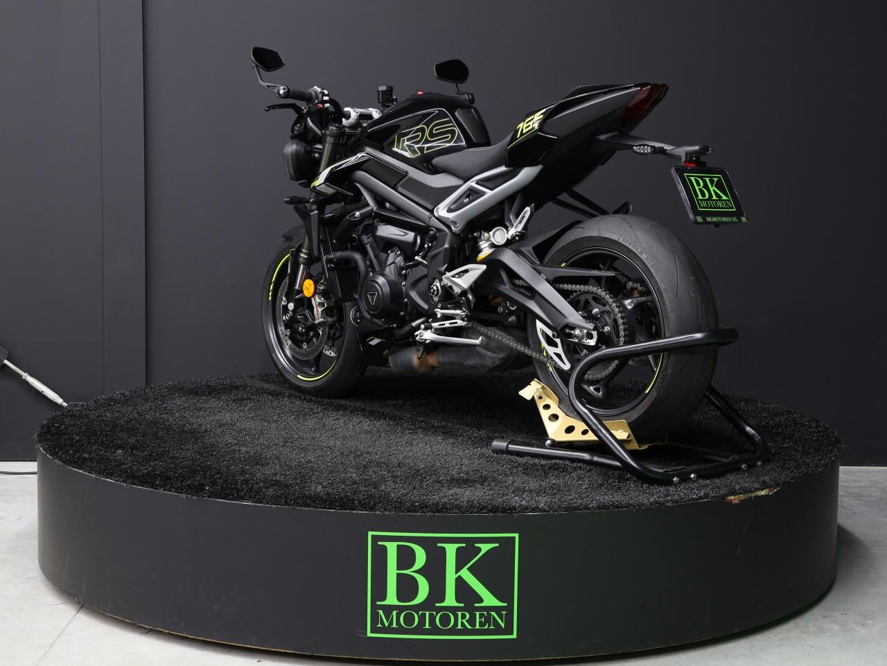STREET TRIPLE RS | Phantom Black