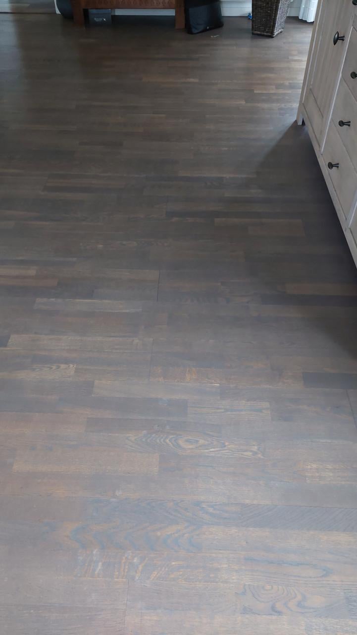 35m²grijs/bruine parket