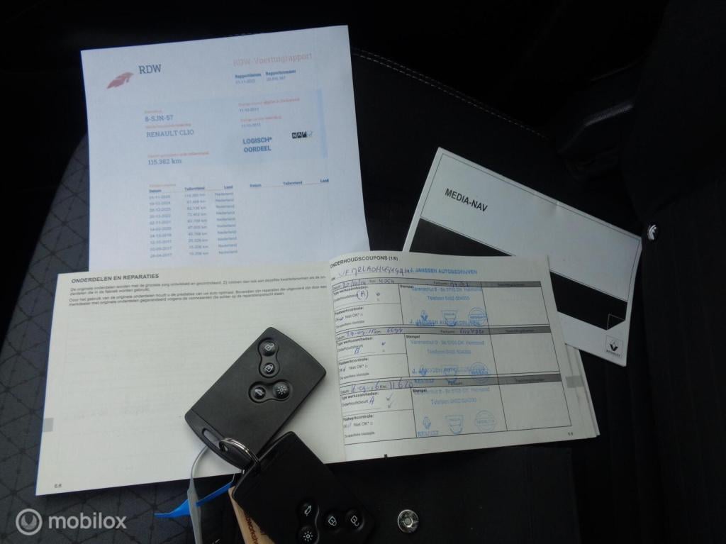 Renault Clio estate 0.9 tce dynamique/navigatie/lm velgen/airco/key less/pd