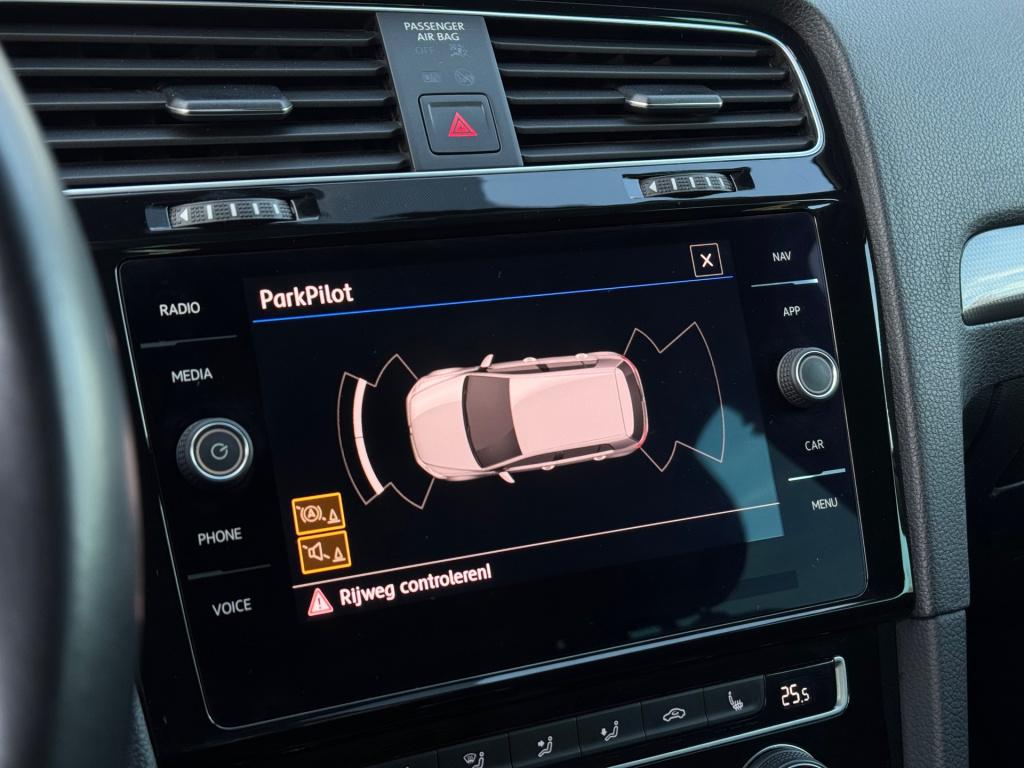 Volkswagen Golf 1.0 tsi join * virtual cockpit * navigatie * stoelverwarmin