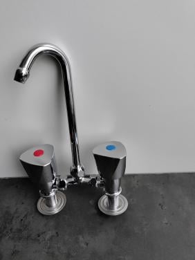 Waterkraan.  Type: MENGKRAAN met draaibare uitloop!