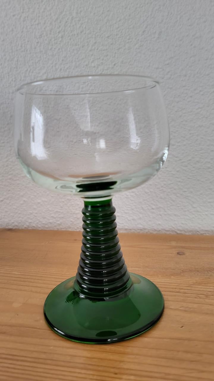 Wijnglas "France" geribbelde groene voet