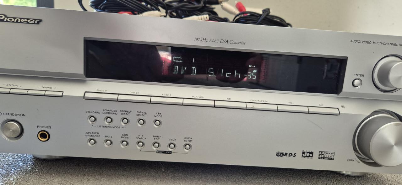Pioneer VSX-415 audio receiver