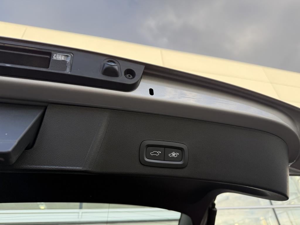 Volvo XC40 recharge ultra 252pk/ 70 kwh| panodak| 360camera| trekhaak