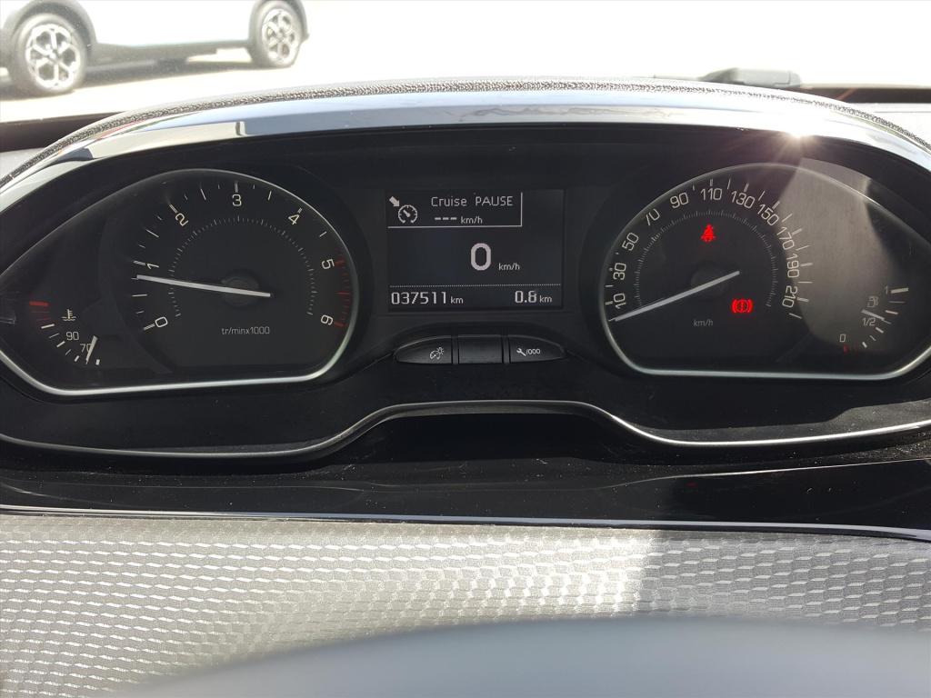 Peugeot 208 blue l. allure 1.5 bluehdi-100pk apple carplay & android auto |