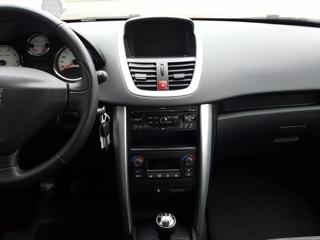 Peugeot 207 première 1.6-16v vti-120pk navigatie | cruise & climate control