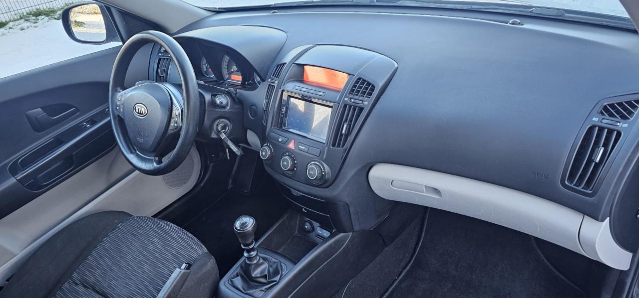 Kia cee'd Sporty Wagon 1.4 X-ecutive 2 De Eigenaar!