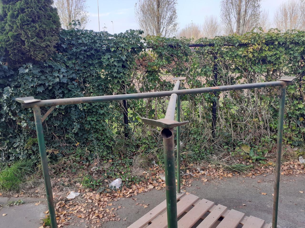 Pallet kooien stapelbaar groot formaat 60 stuks te koop