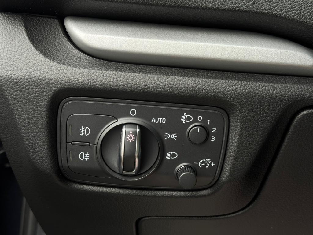 Audi A3 sportback 1.4 tfsi cod s-line * leder * navigatie * nap