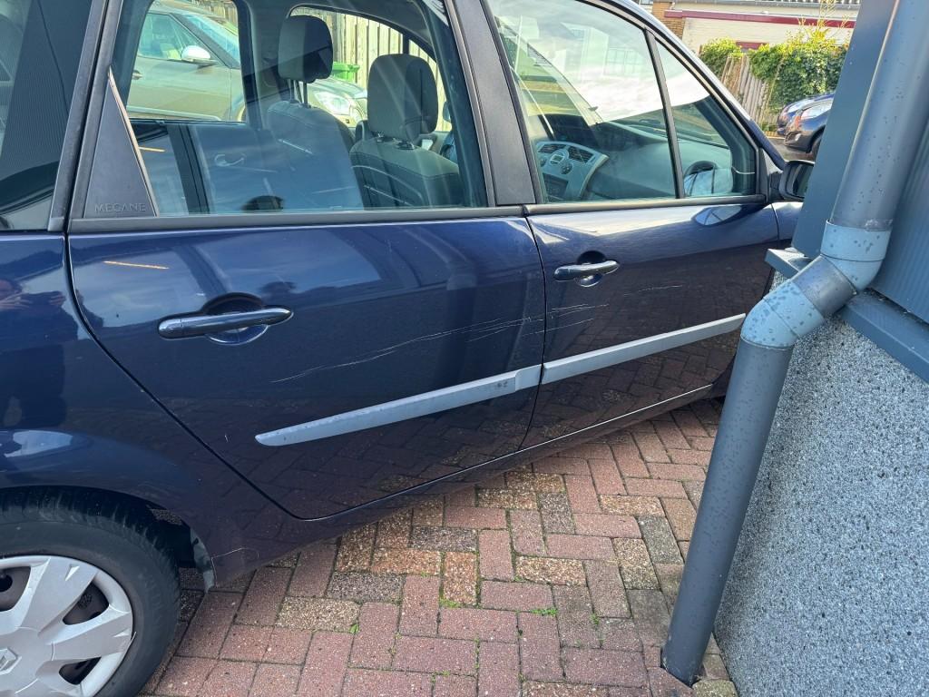 Renault Scenic 2.0 - 16v business line 7 persoons