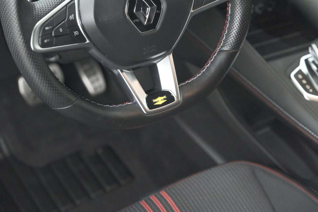 Renault Captur mild hybrid 140 edc r.s. line | camera | navigatie | stoelve