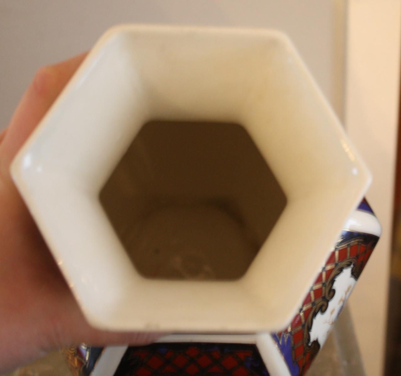 Vaas met vogel en bloemen