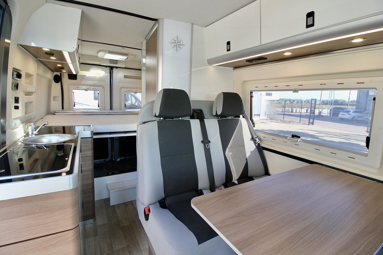 Westfalia Columbus (Vast bed, Als nieuw met veel opties!!!)
