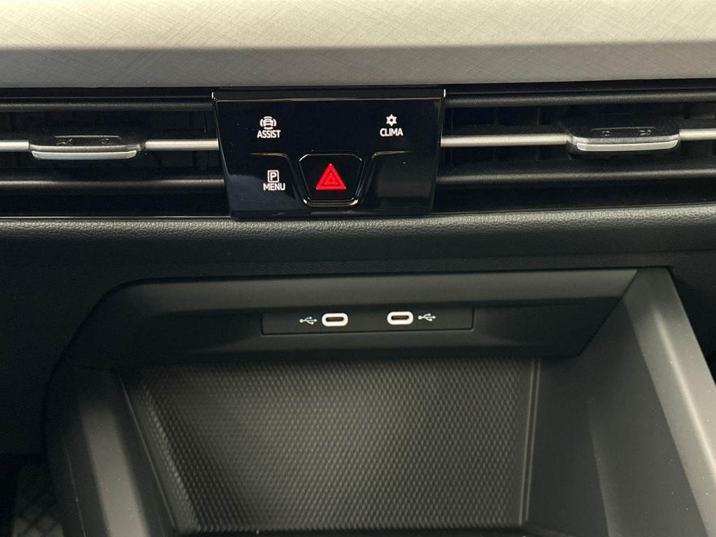 Volkswagen Golf variant 1.5 etsi life business dsg7 130pk