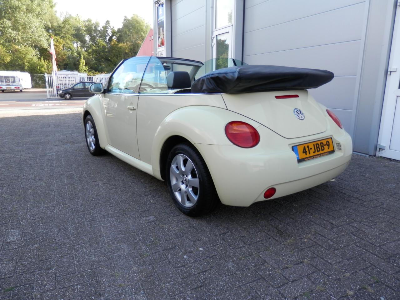Auto Garant Biedt Aan: Volkswagen Beetle (new) 1.6 Cabrio