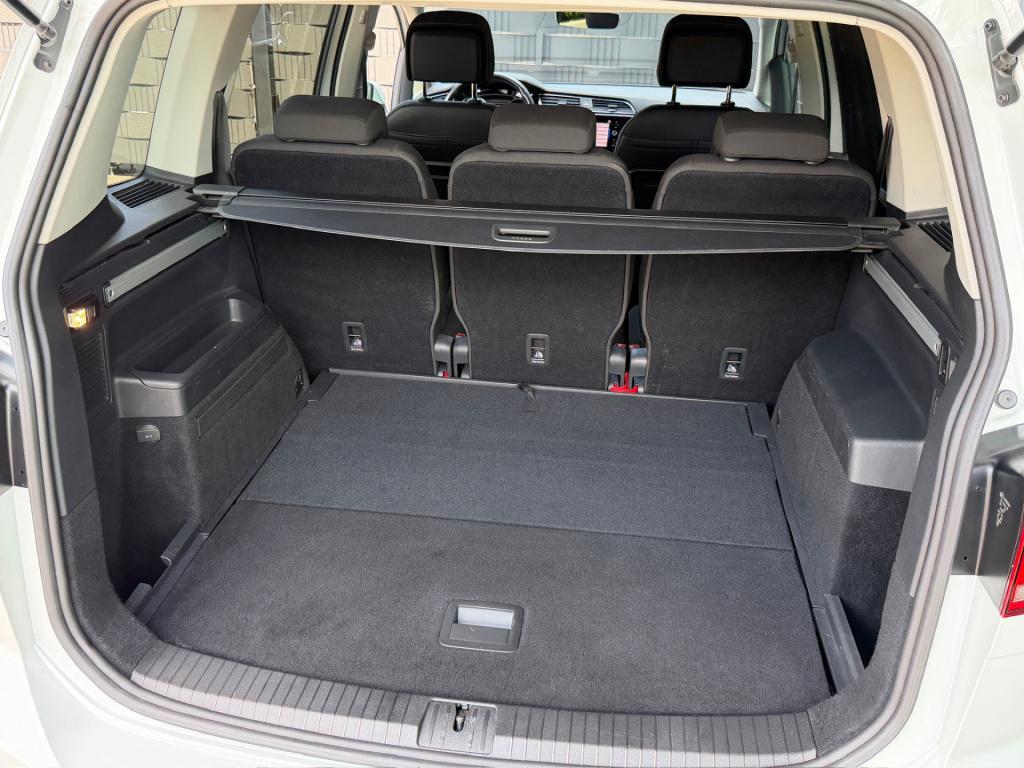 Volkswagen Touran 1.5 tsi 150pk highline | trekhaak | led | carplay | 17 in