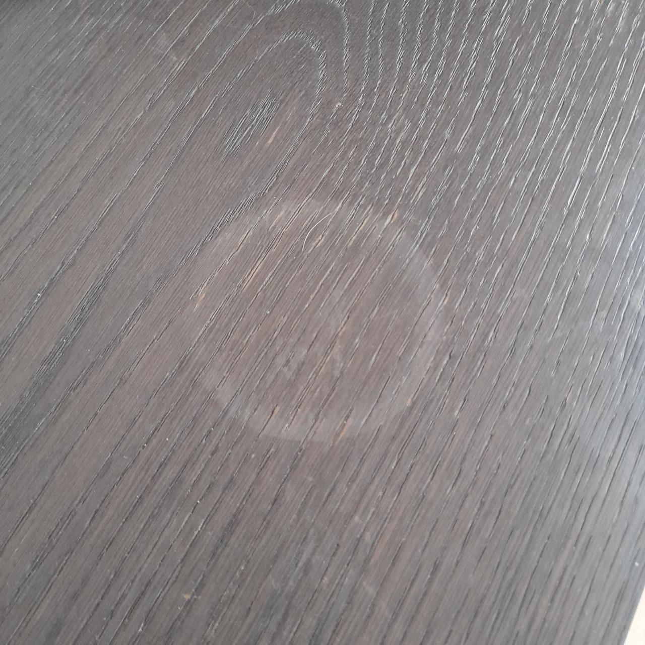 Woonkamerset: vitrinekast, dressoir en tafel met uitbreidingstukken