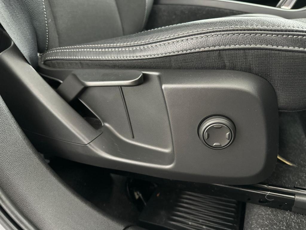 Volvo XC40 t3 163pk aut8 momentum pro| trekhaak| camera| climate| cruise co
