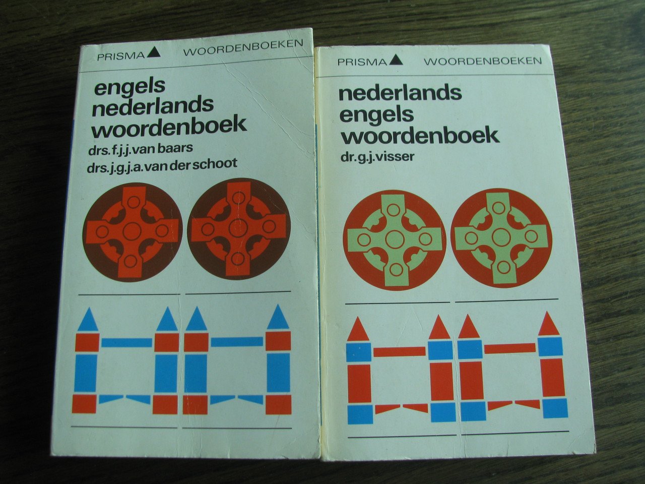 Woordenboekjes.