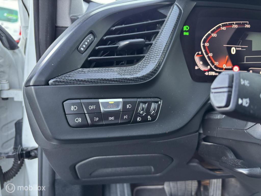 BMW 1 Serie 118i corporate sport virtual cockpit camara