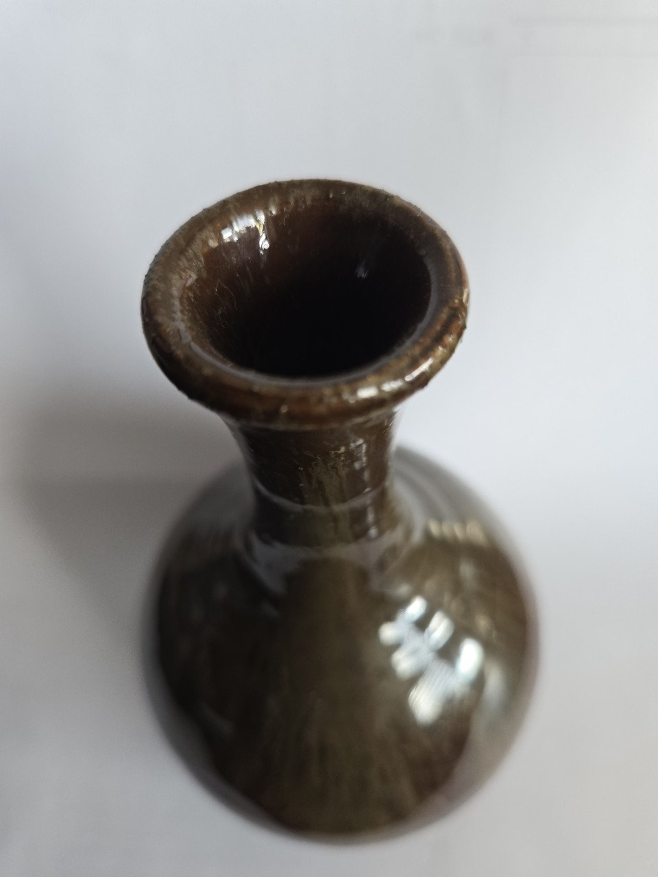 Keramiek vaasje Bruin met druip effect 13.5 cm