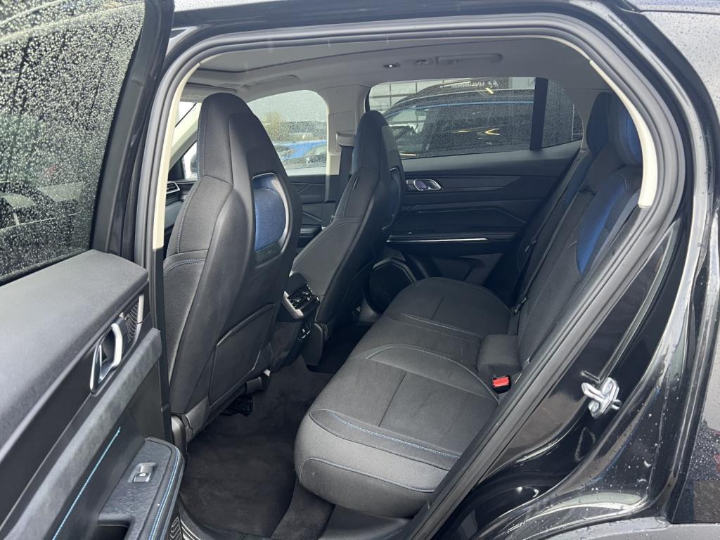 Lynk & Co 01 1.5 261pk plug in hybrid , pano dak , 360gr camera , adaptive 