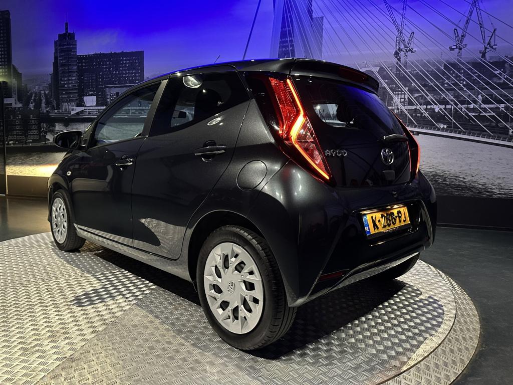 Toyota Aygo 1.0 vvt-i x-play *camera*carplay*