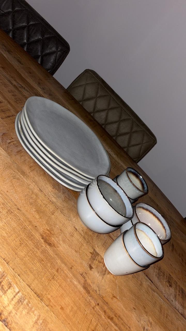 Nieuw servies Jysk 4 personen + 1 extra bord