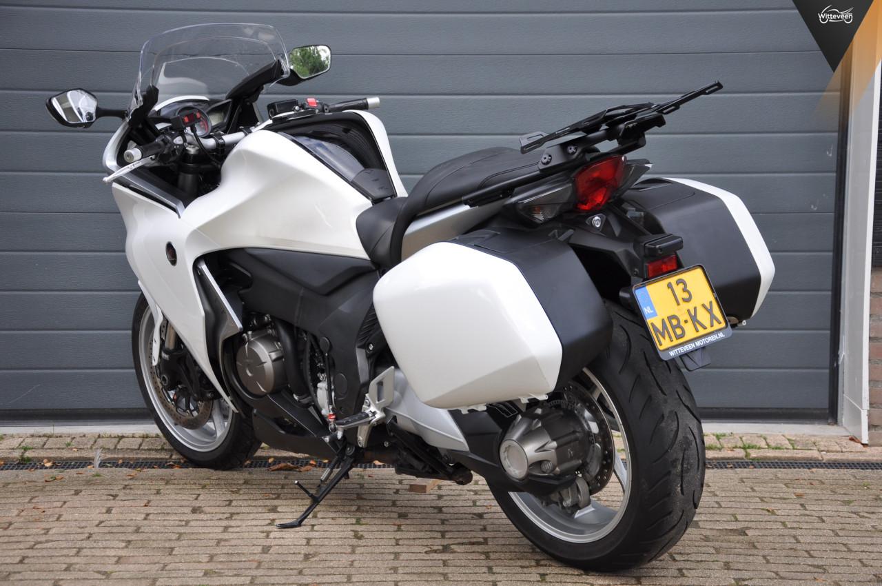 Honda VFR 1200 F ABS Zeer complete en nette motor! 180 PK