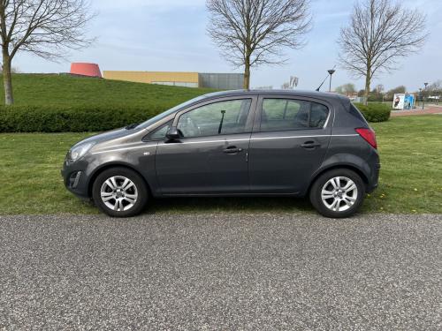 Opel Corsa Automaat uit dec 2013 met slechts 101.000 km