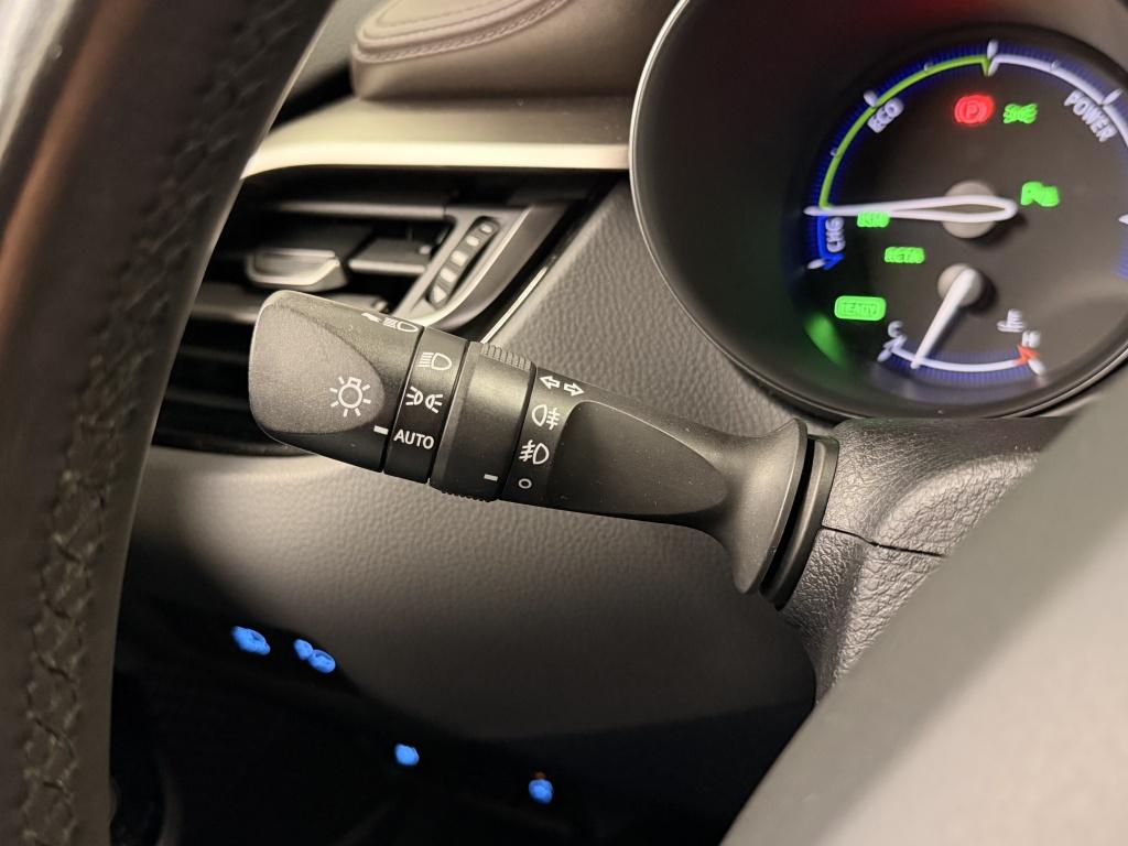 Toyota C-hr 1.8 hybrid executive