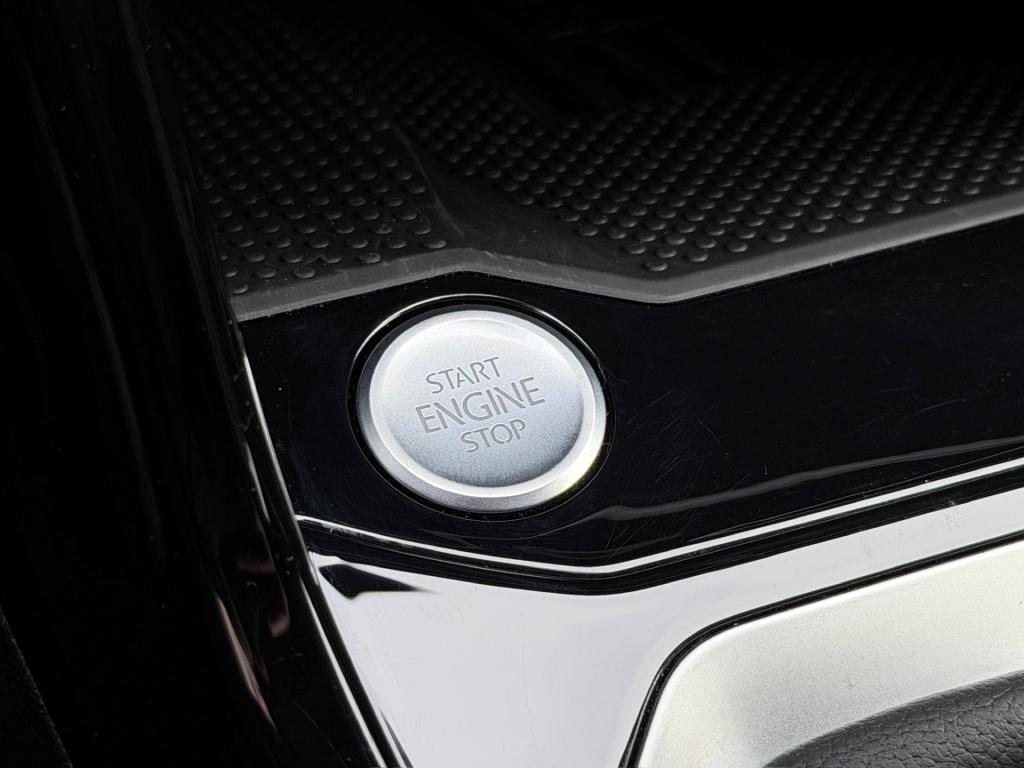 Volkswagen T-roc 1.5 tsi 150pk dsg r-line | trekhaak | camera | keyless | e