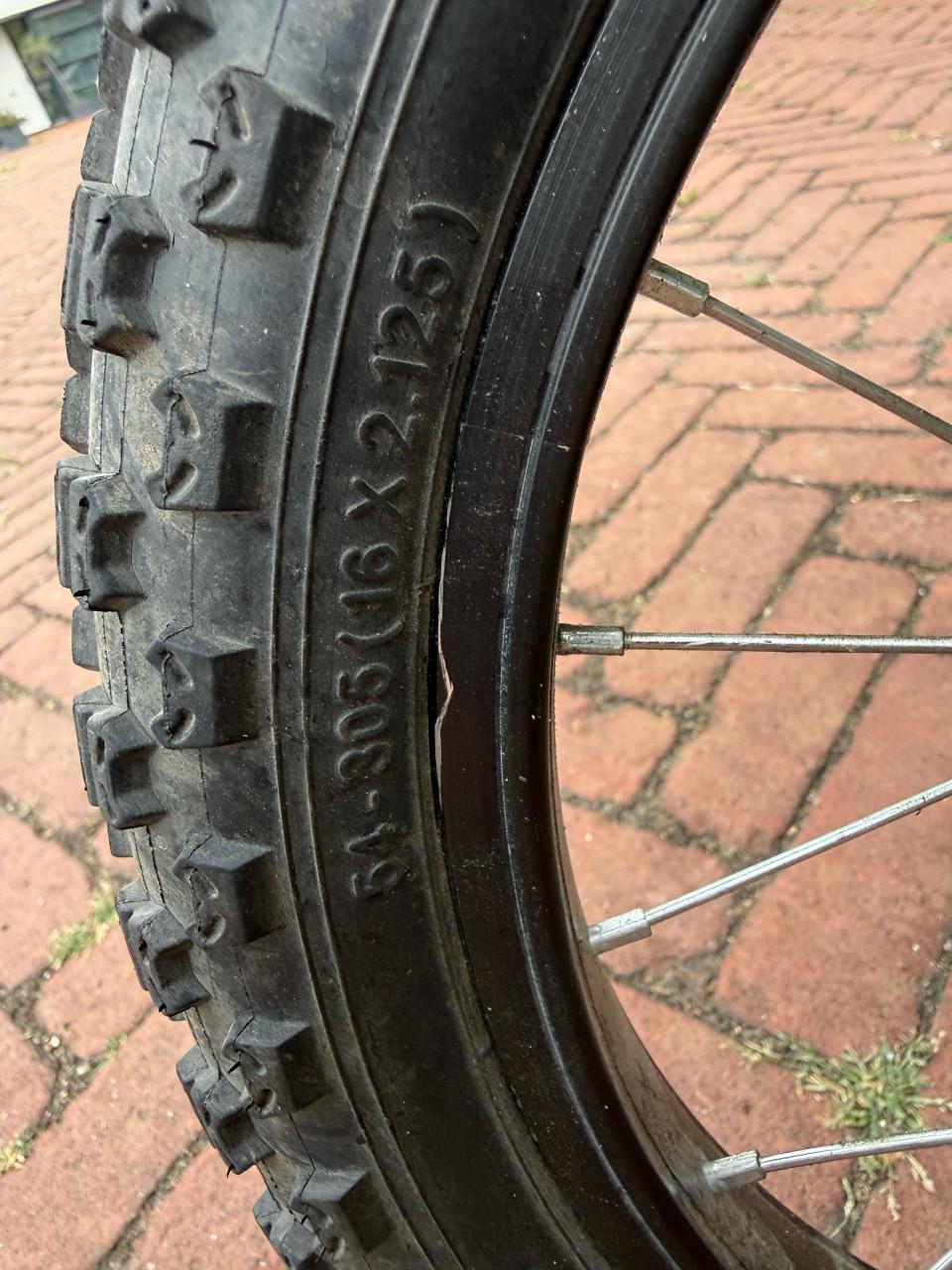 Kindermountainbike 16 inch