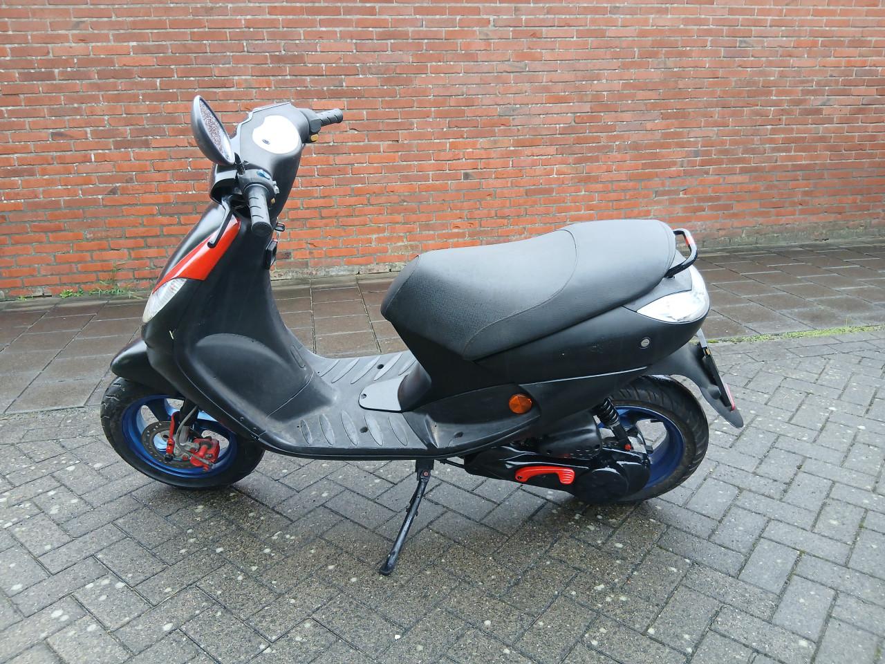 Te koop peugeot vivacity met geel kenteken