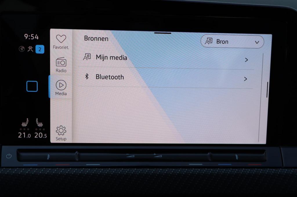 Volkswagen Golf 1.5 etsi r-line 150pk dsg7