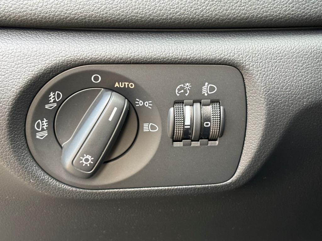 Audi Q3 1.4 tfsi 150pk pro line- trekhaak- navigatie-rijklaarprijs incl. ga