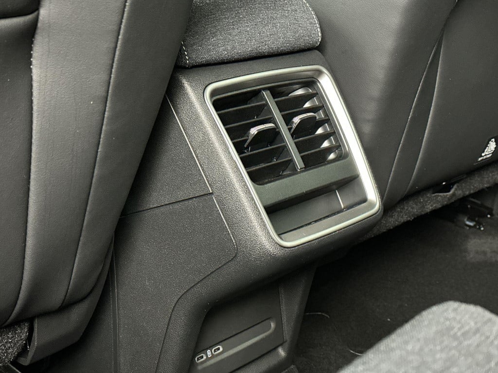 Skoda Elroq business edition tour elektromotor 210 kw / 286 pk