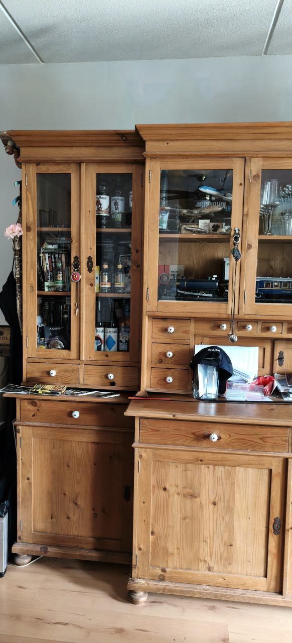 Oud grenen, grote kast