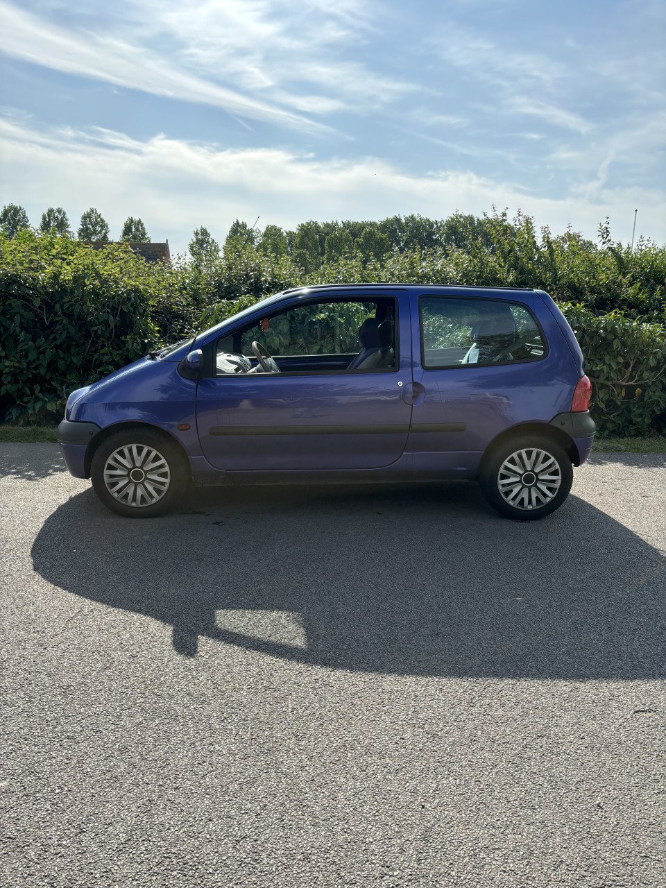 Renault Twingo met een voljaar apk!