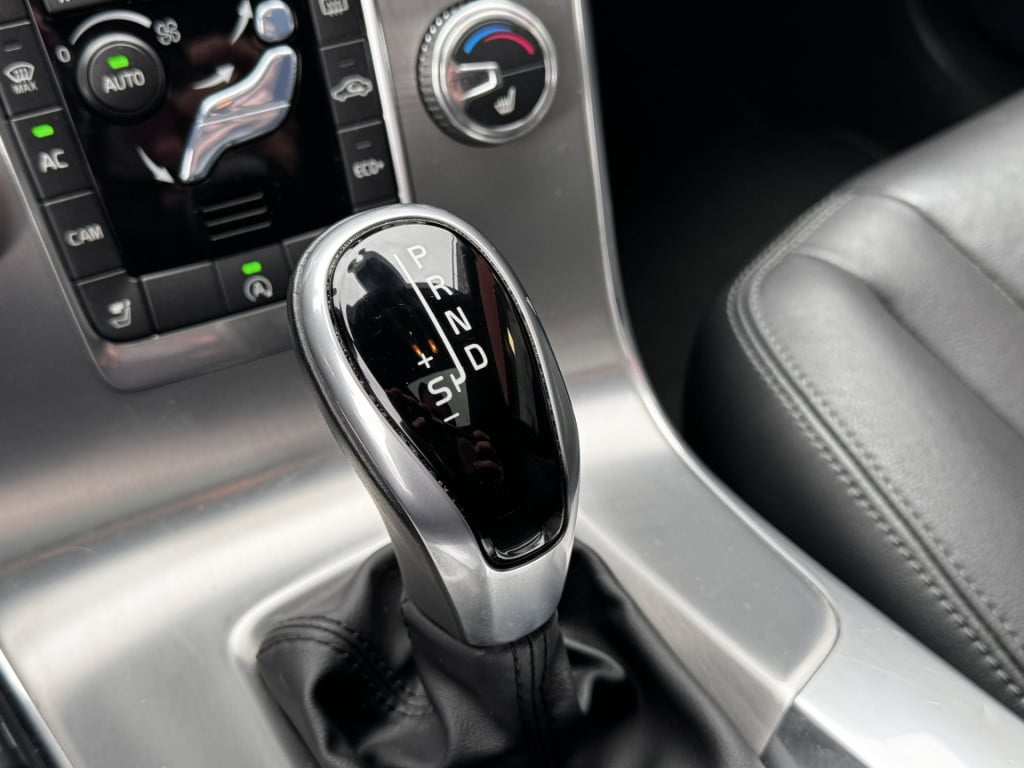 Volvo V60 cross country 2.0 t5 polar+ | 19" lmv | on-call | trekhaak