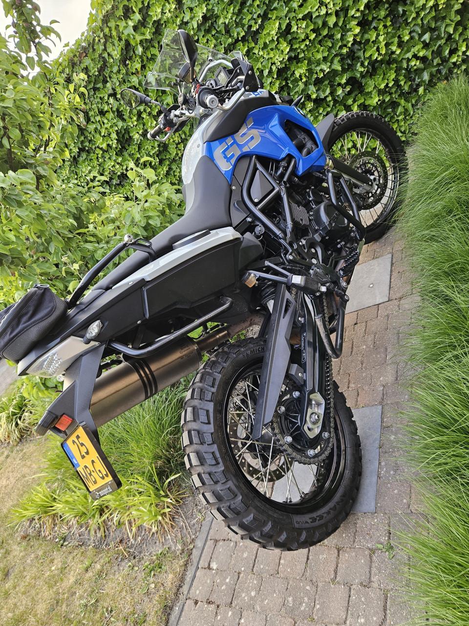 BMW F800 GS Trophy 2012 Akrapovic met koffers