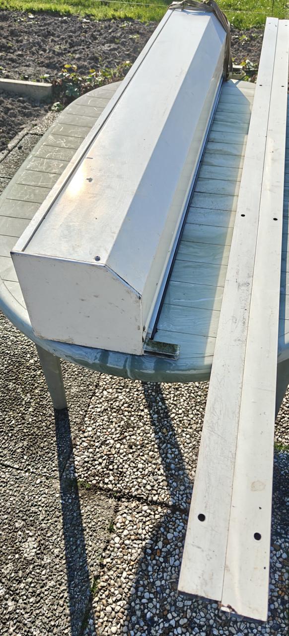 Te Koop Rolluik wit met lint bediening H ±215cm,B ±137 cm bak H ± 20,5 cm