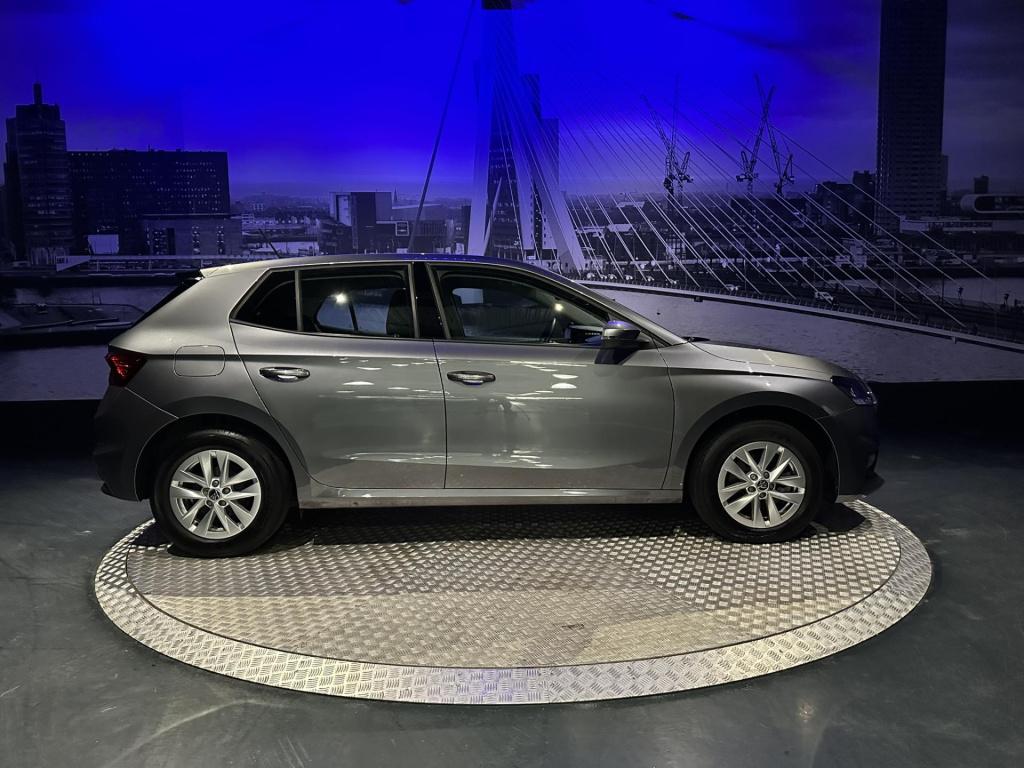 Skoda Fabia 1.0 tsi business edition *navi*appconnect*camera*clima