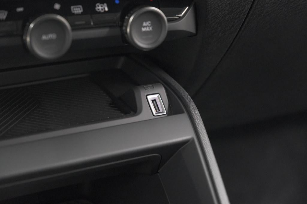 Citroen C4 hybrid 136 e-dcs6 plus | camera | apple carplay | navigatie | pa