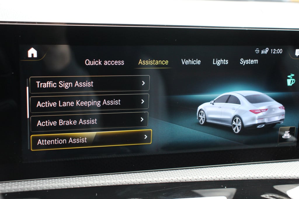 Mercedes-Benz Cla 220 4matic premium plus amg | pano | memory | acc | camer