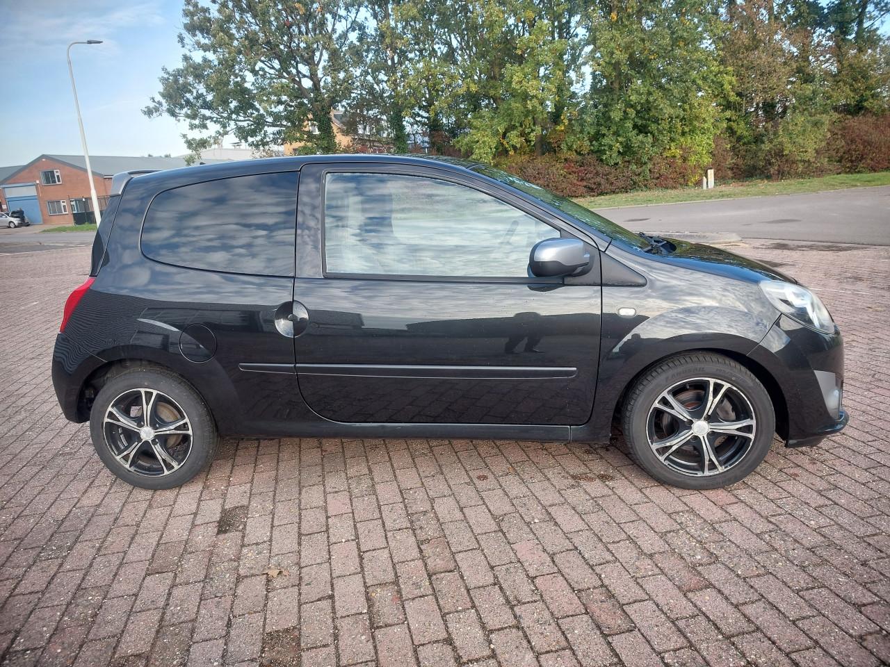 Renault twingo bj 2011  1250 euro